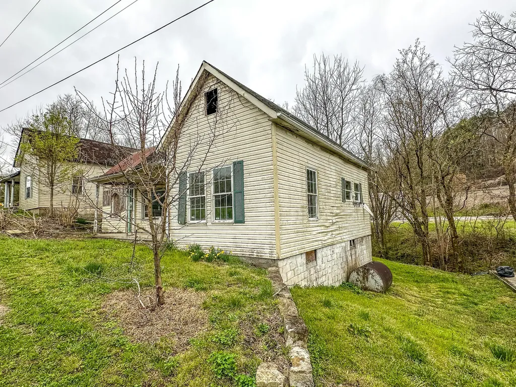 36 And 38 Mullins Street Livingston KY 40445