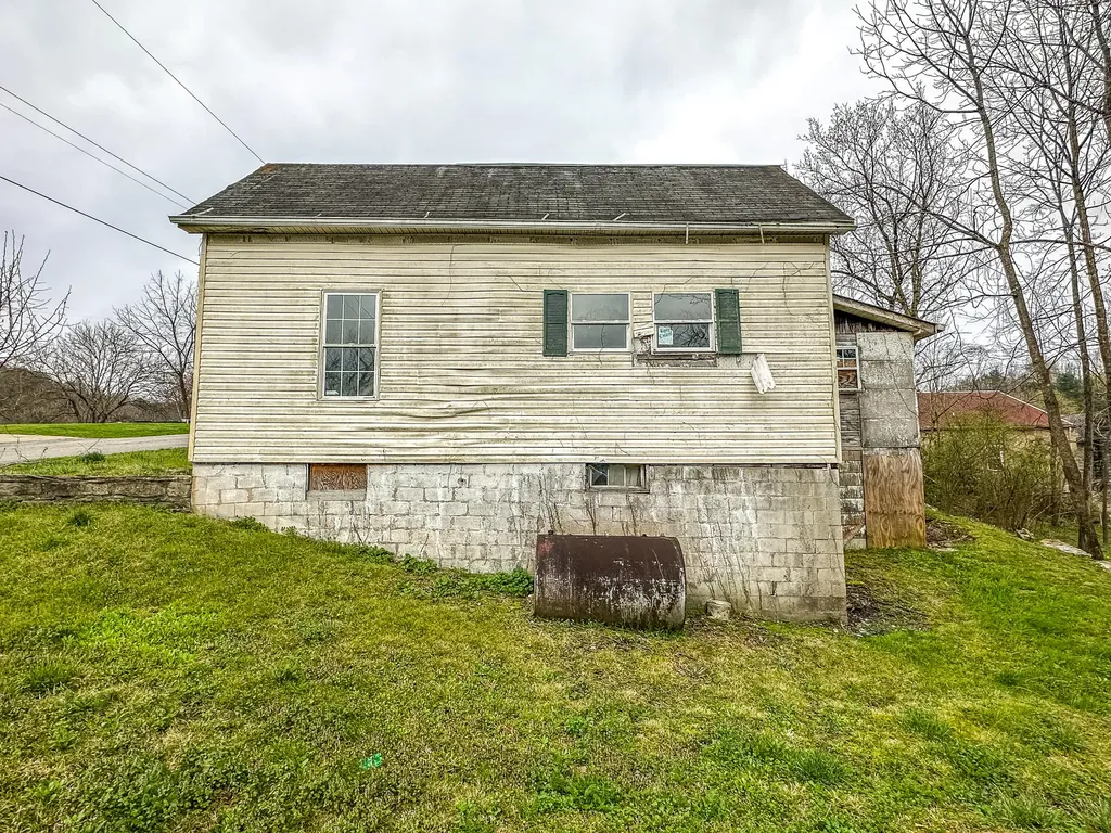 36 And 38 Mullins Street Livingston KY 40445