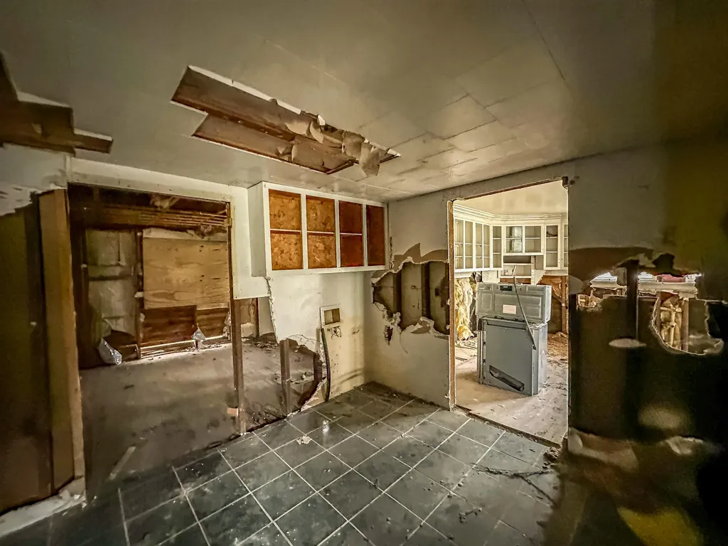 36 And 38 Mullins Street Livingston KY 40445