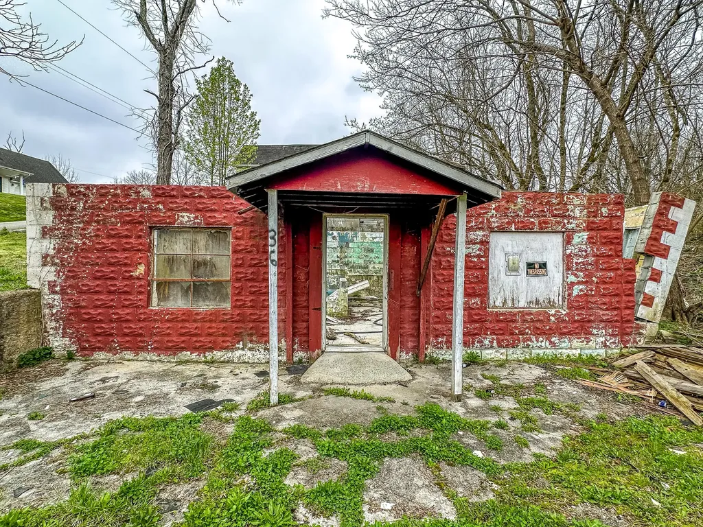 36 And 38 Mullins Street Livingston KY 40445