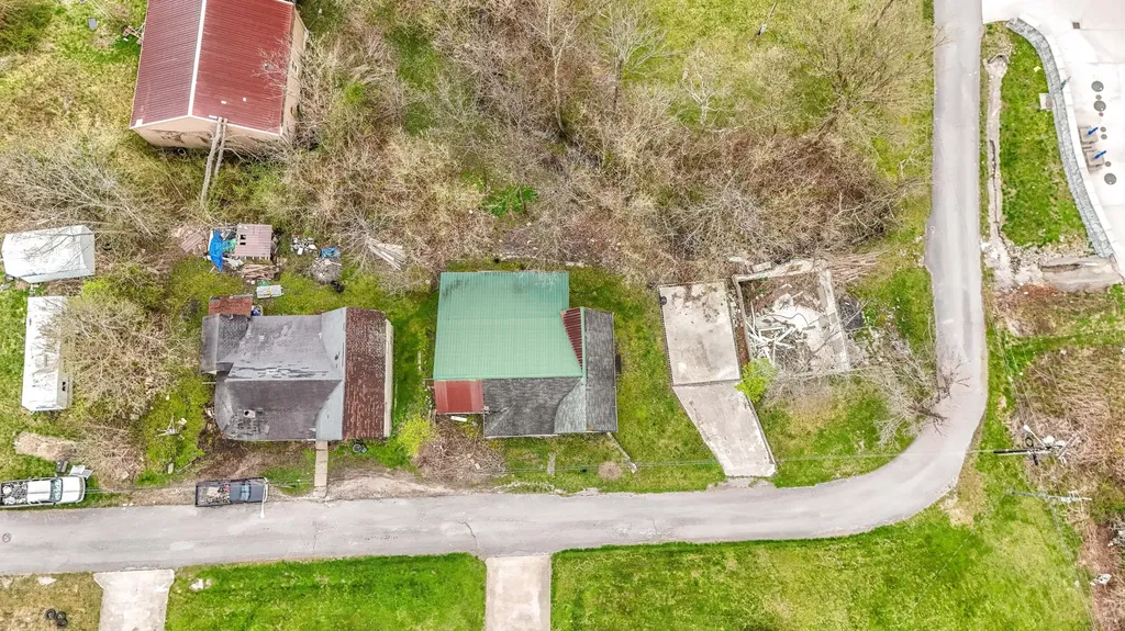 36 And 38 Mullins Street Livingston KY 40445