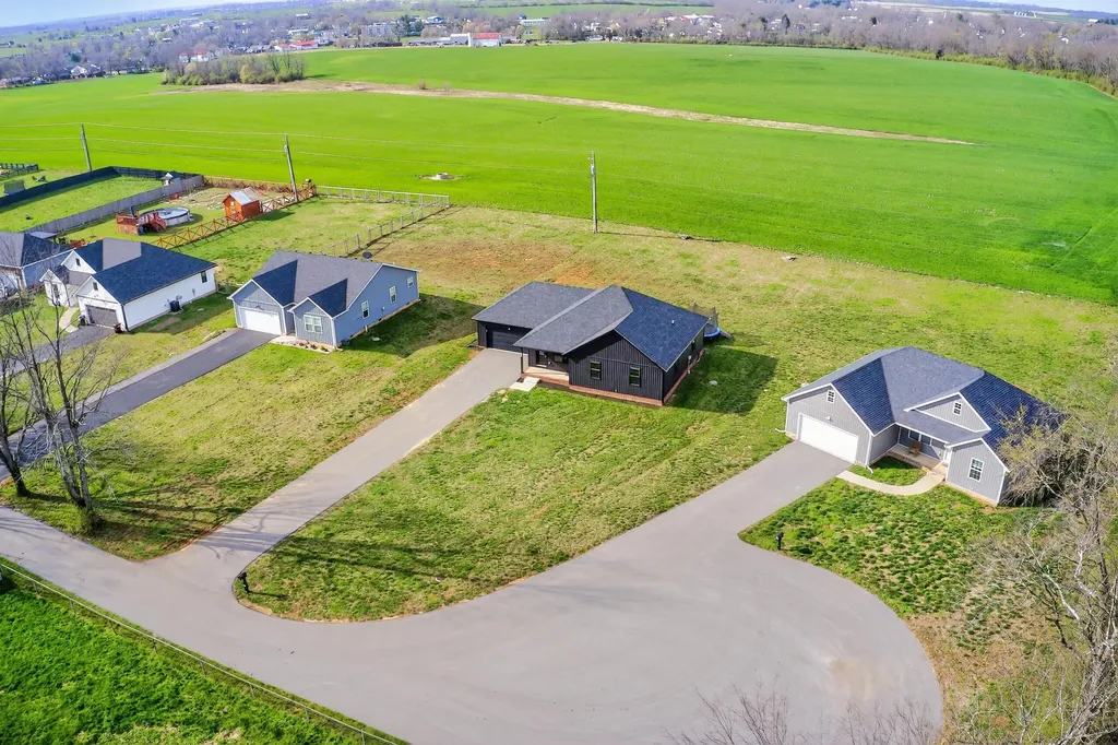 103 Dean Drive Harrodsburg KY 40330