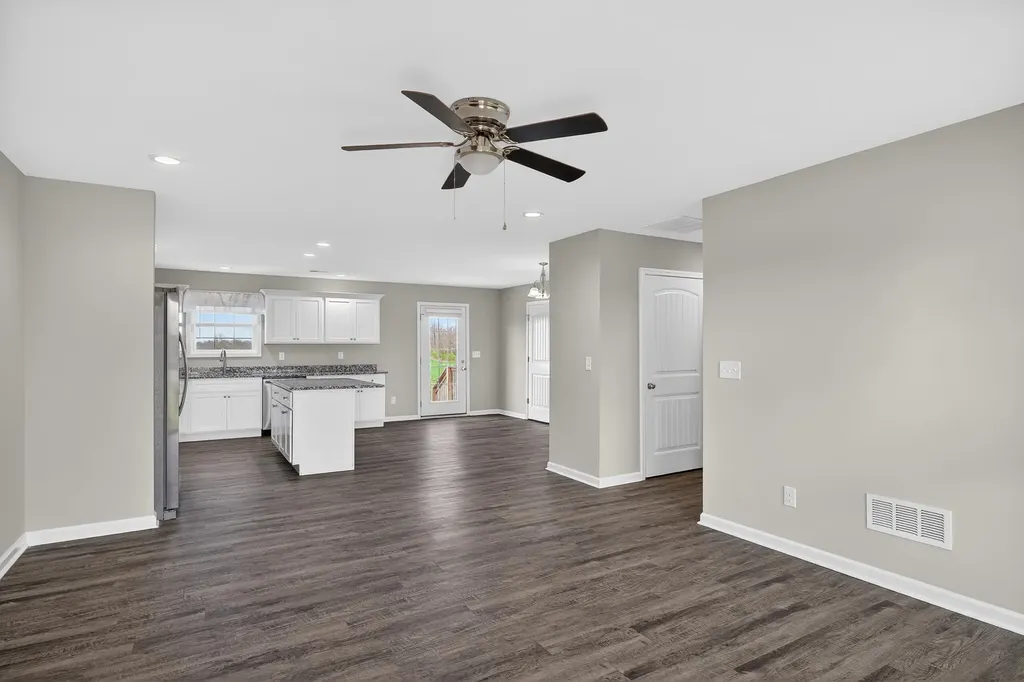 103 Dean Drive Harrodsburg KY 40330