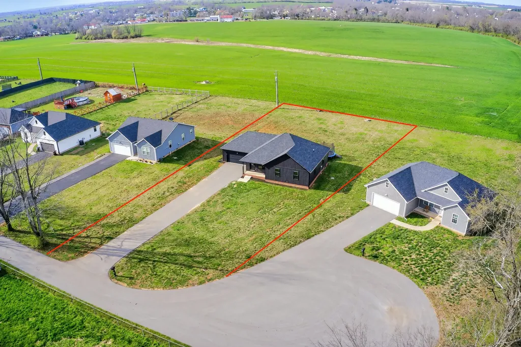 103 Dean Drive Harrodsburg KY 40330