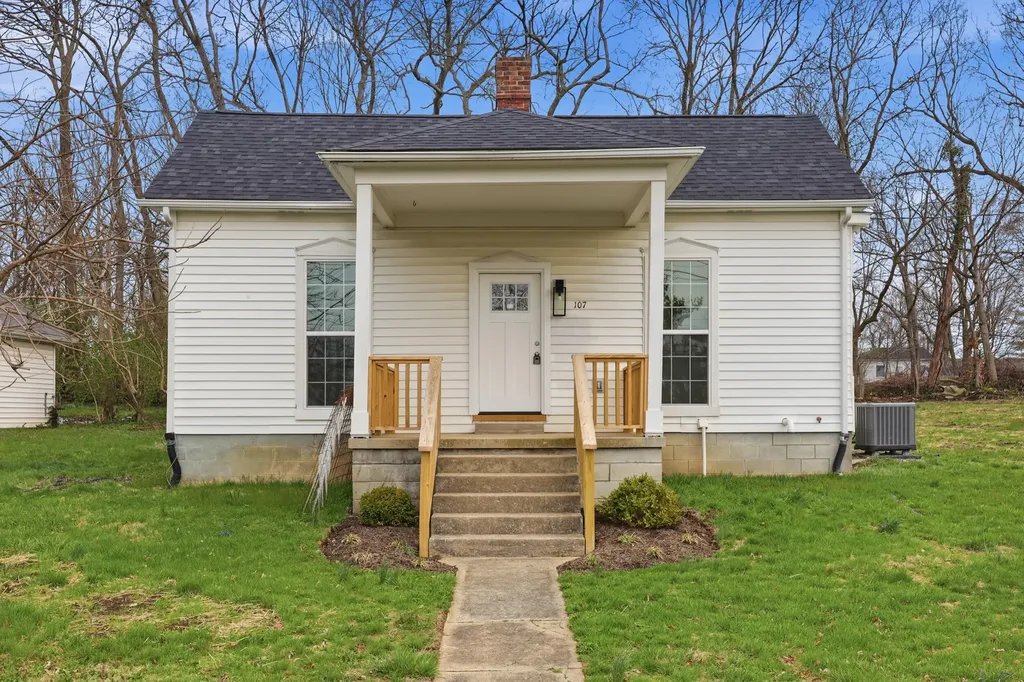 107 W Brown Street Nicholasville KY 40356