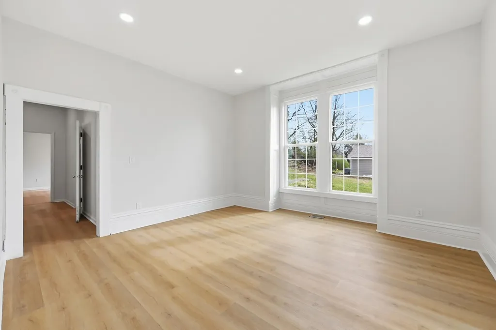 107 W Brown Street Nicholasville KY 40356