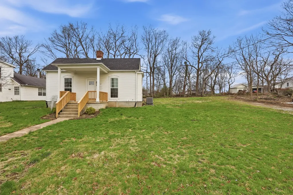 107 W Brown Street Nicholasville KY 40356