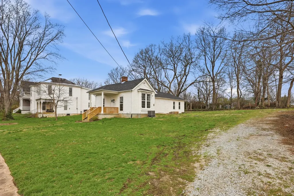 107 W Brown Street Nicholasville KY 40356