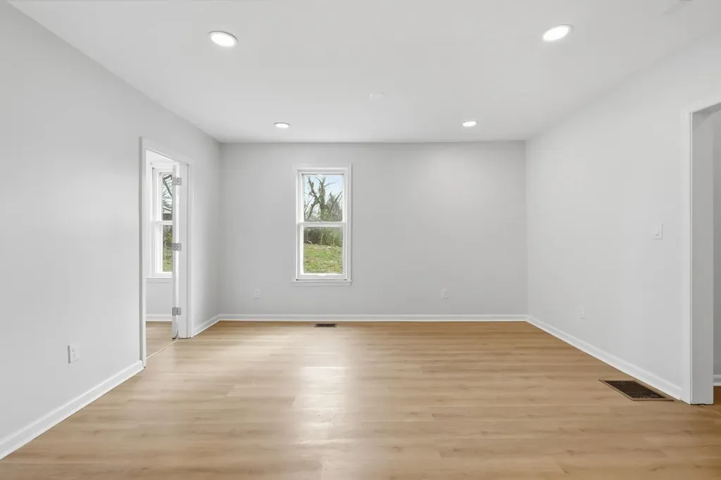 107 W Brown Street Nicholasville KY 40356