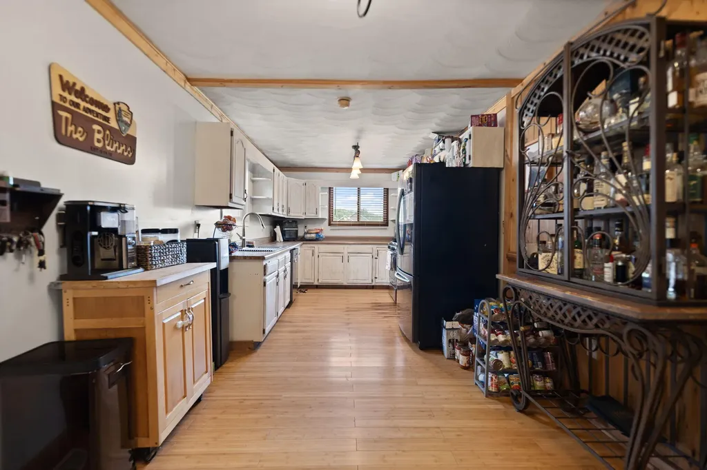 939 Bear Pen Creek Road Campton KY 41301