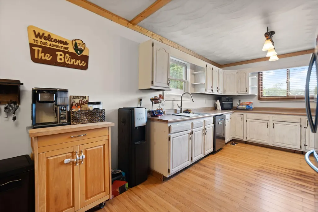 939 Bear Pen Creek Road Campton KY 41301