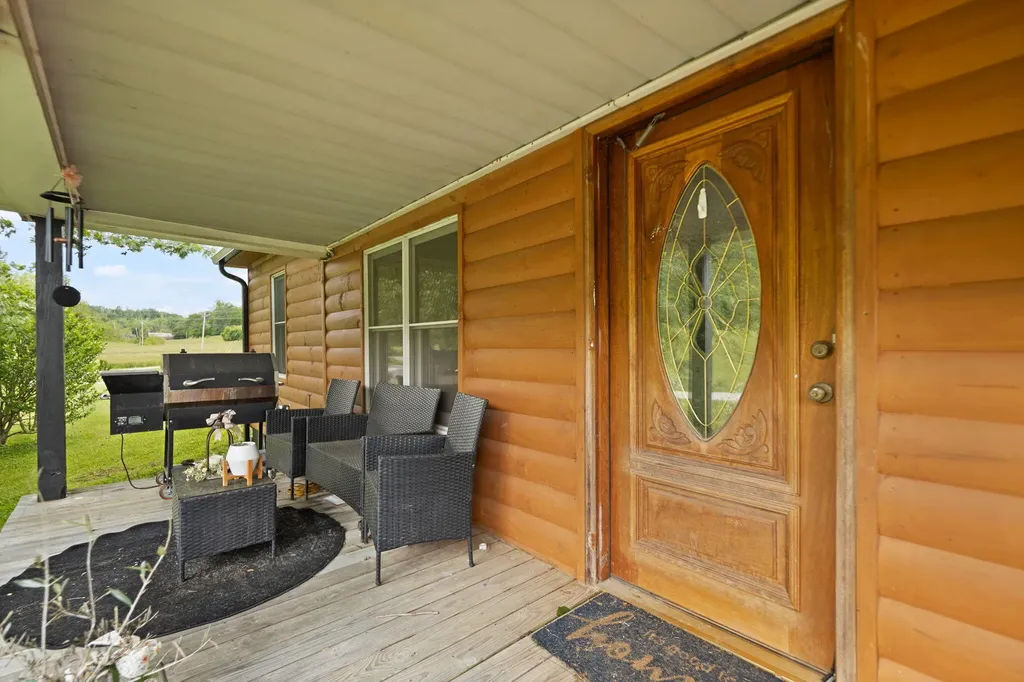 939 Bear Pen Creek Road Campton KY 41301