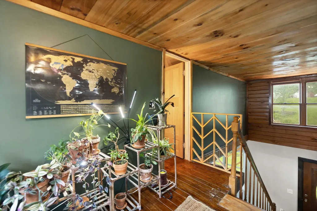 939 Bear Pen Creek Road Campton KY 41301