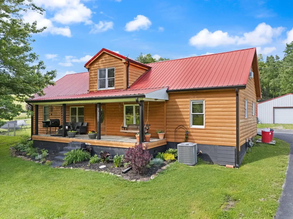 939 Bear Pen Creek Road Campton KY 41301