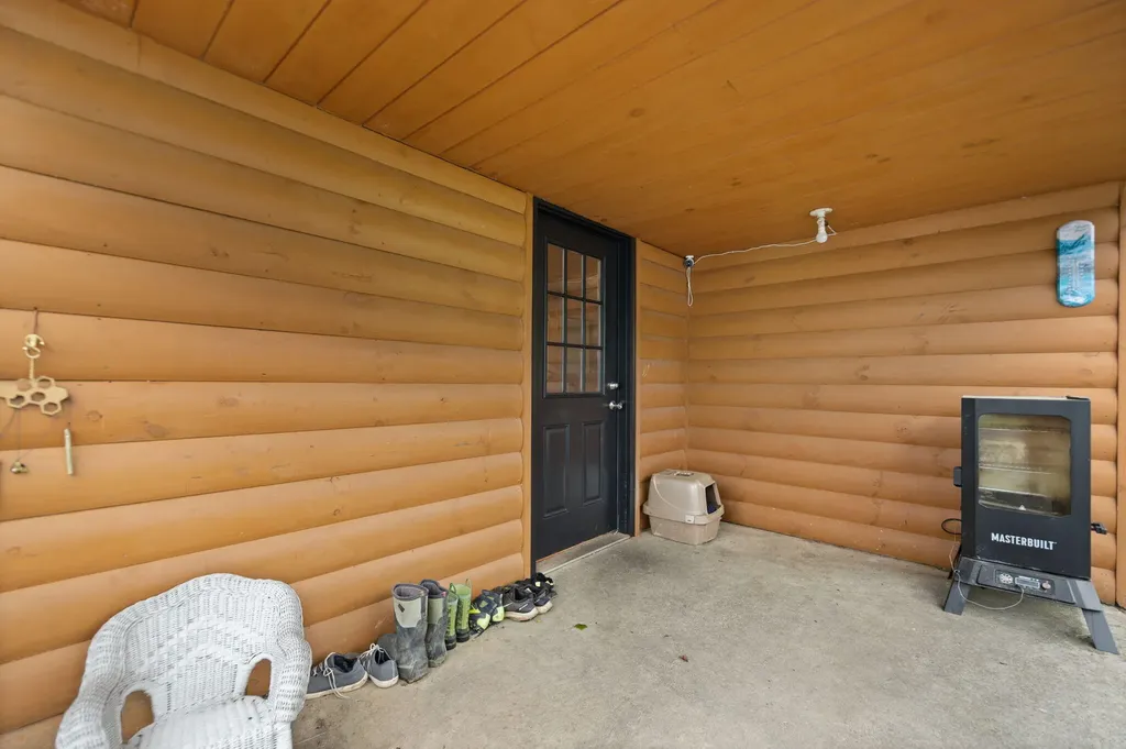 939 Bear Pen Creek Road Campton KY 41301