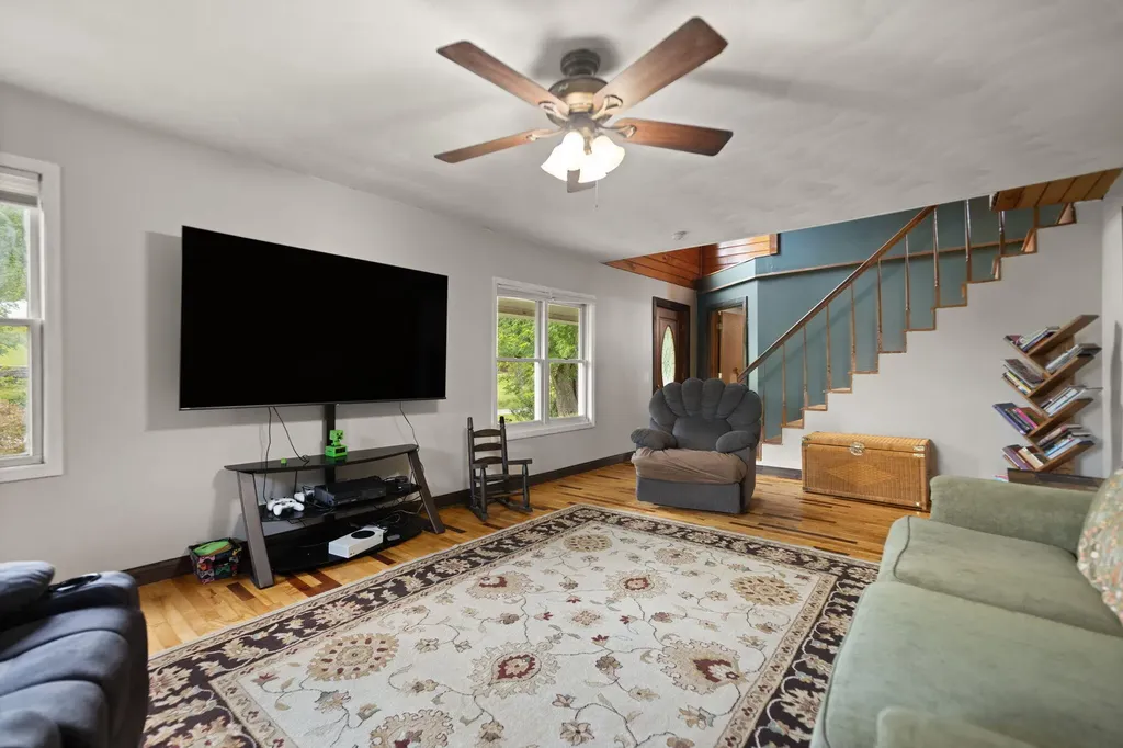 939 Bear Pen Creek Road Campton KY 41301