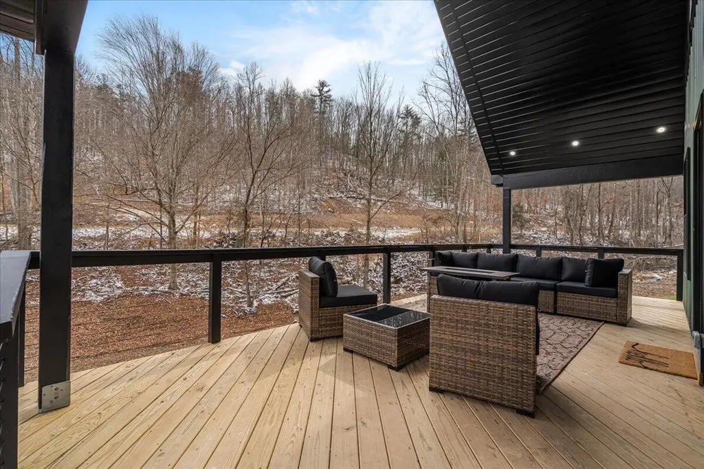 54 Germead Road Stanton KY 40380