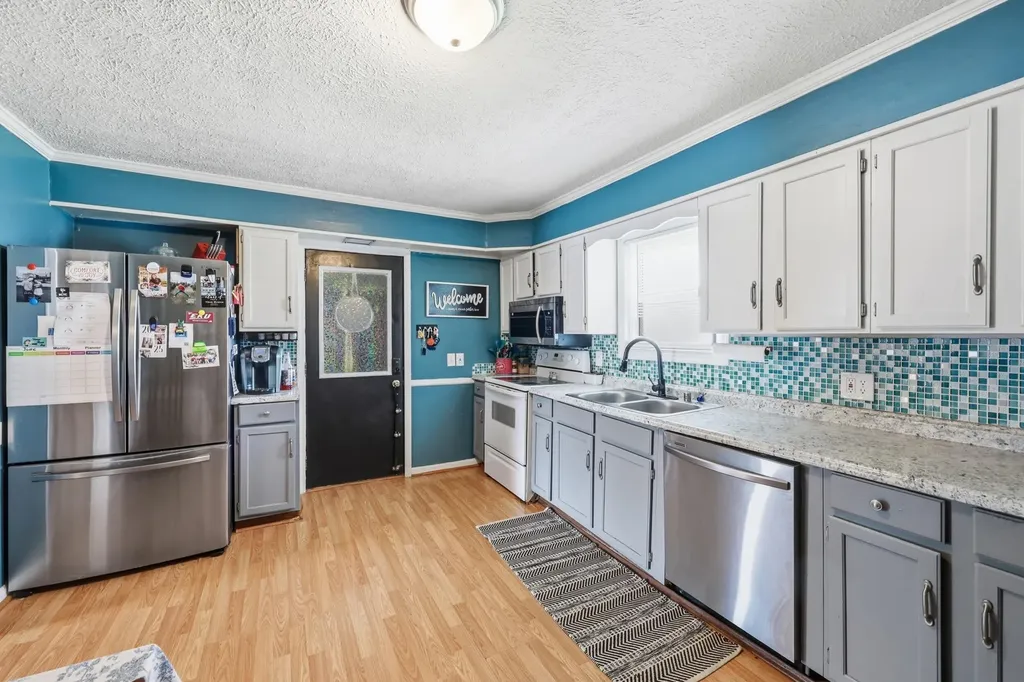 75 Reese Street Irvine KY 40336