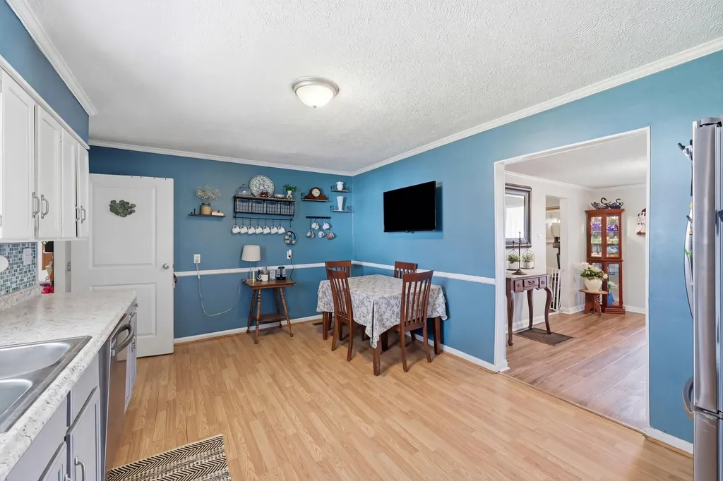 75 Reese Street Irvine KY 40336