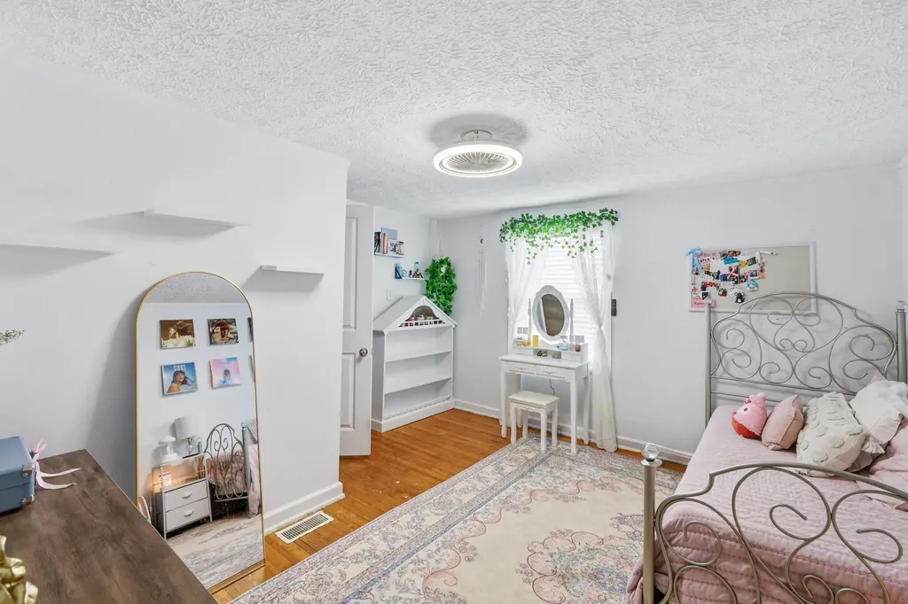 75 Reese Street Irvine KY 40336