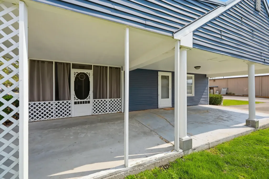 75 Reese Street Irvine KY 40336