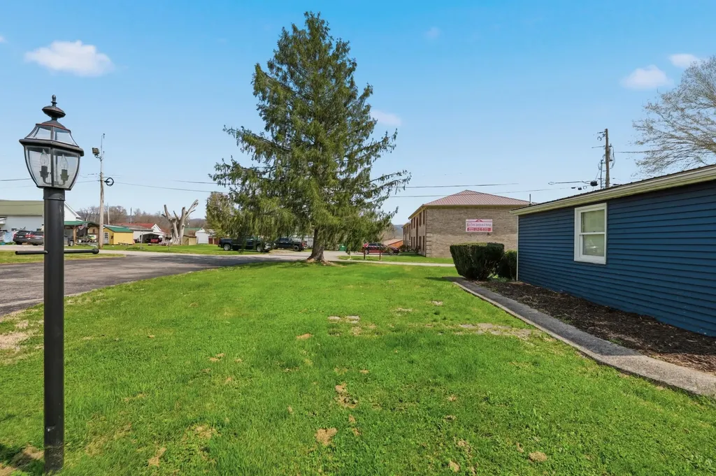 75 Reese Street Irvine KY 40336