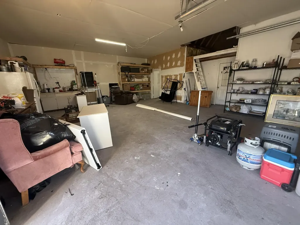 75 Reese Street Irvine KY 40336
