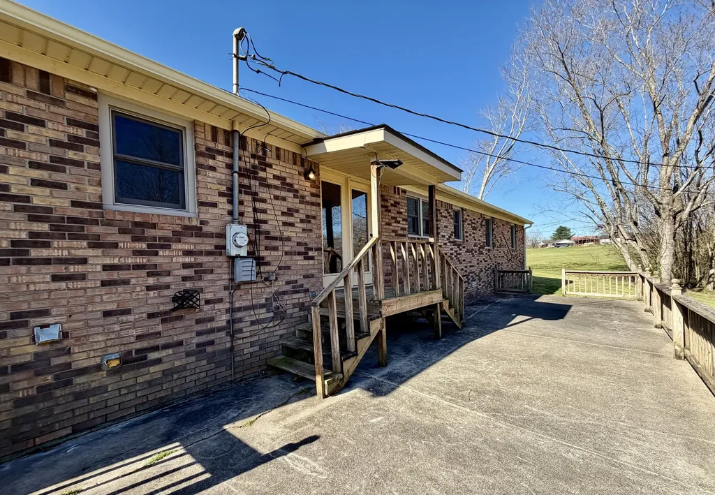 1240 Bowling Ridge Road Brodhead KY 40409
