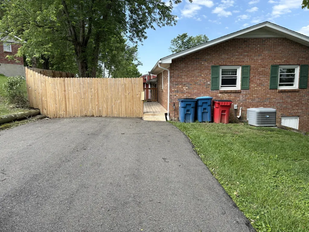 101 Cedar Drive Frankfort KY 40601