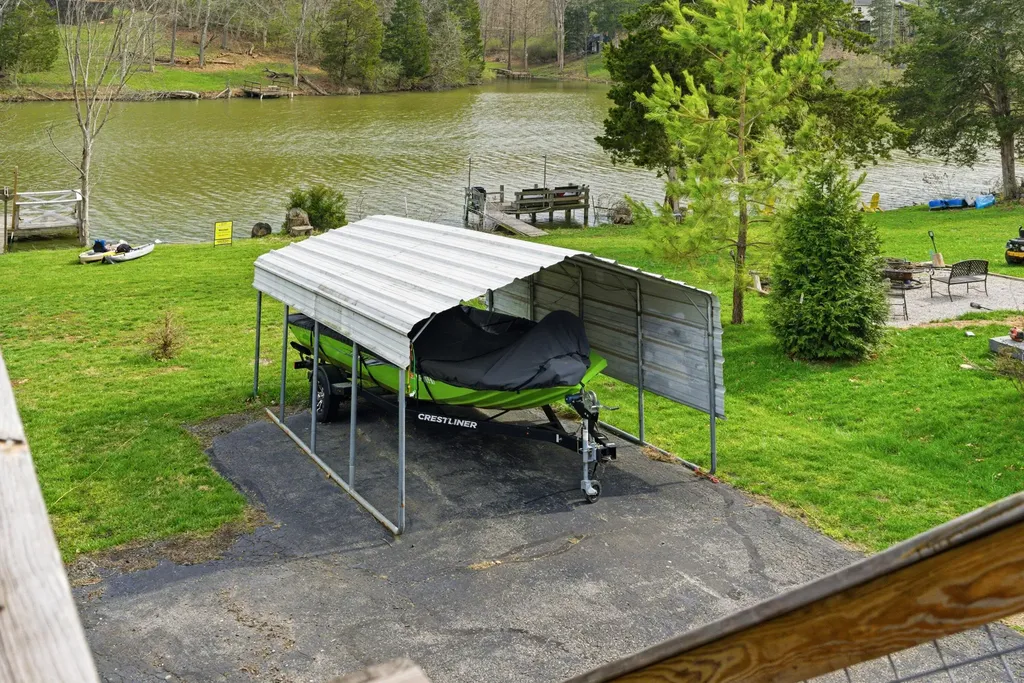 1337 Beaver Lake Road Lawrenceburg KY 40342