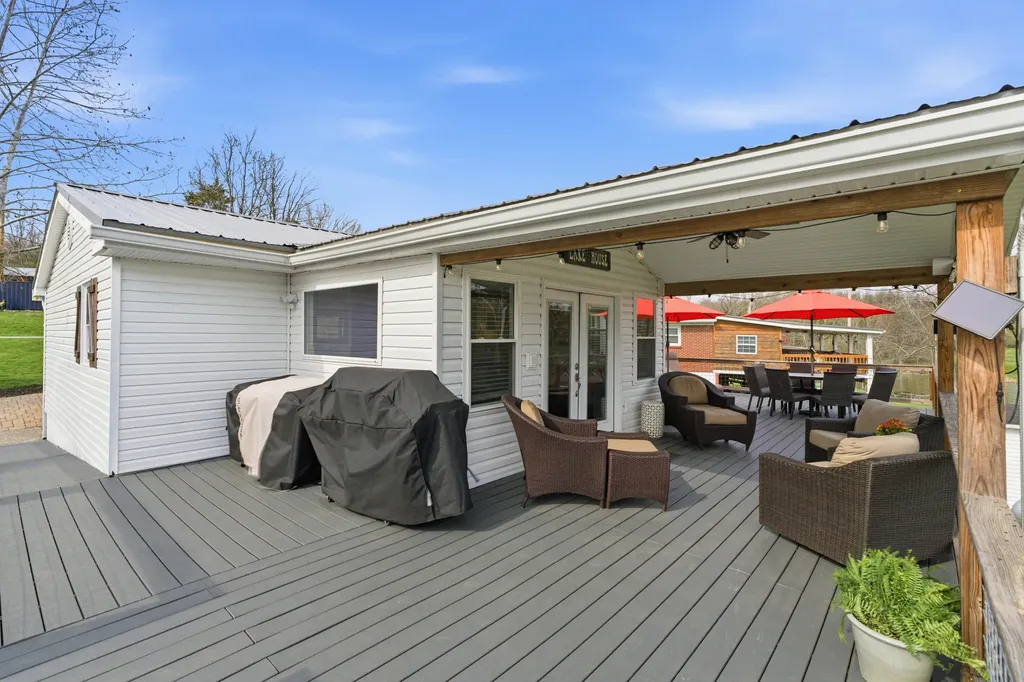 1337 Beaver Lake Road Lawrenceburg KY 40342