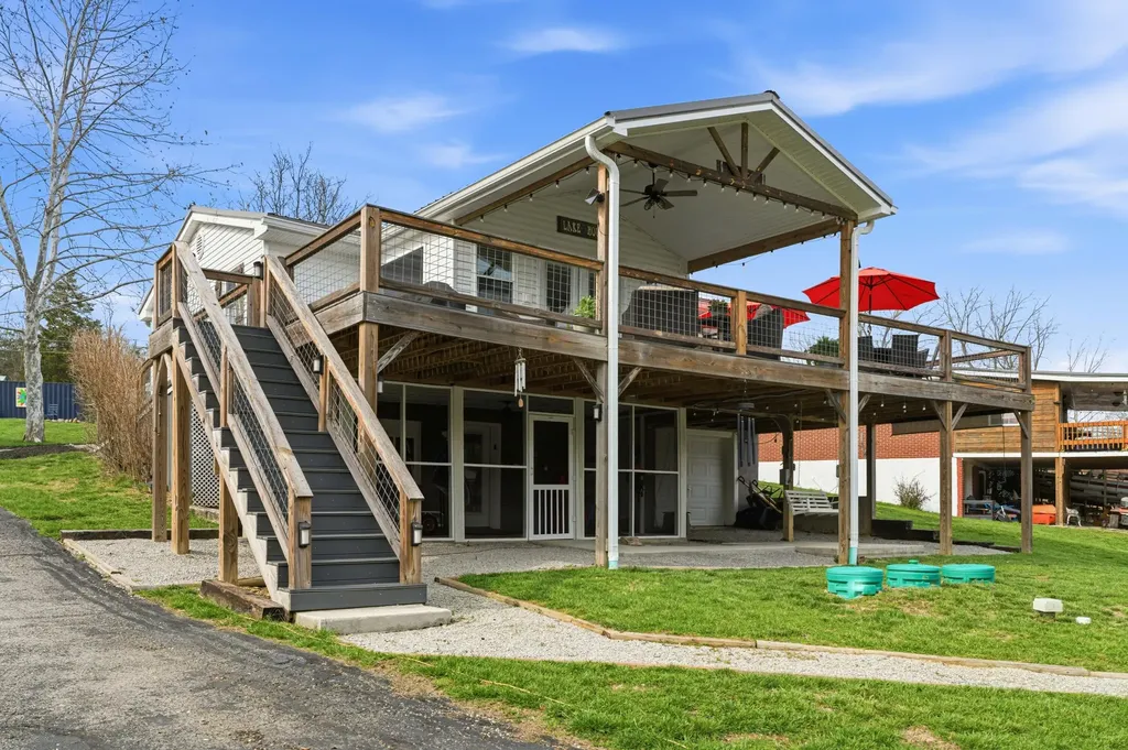 1337 Beaver Lake Road Lawrenceburg KY 40342