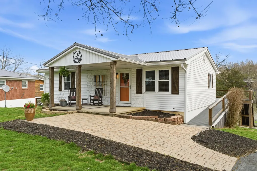 1337 Beaver Lake Road Lawrenceburg KY 40342