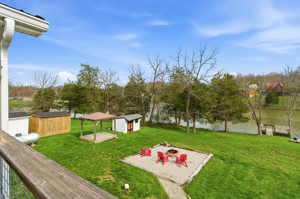 1337 Beaver Lake Road Lawrenceburg KY 40342