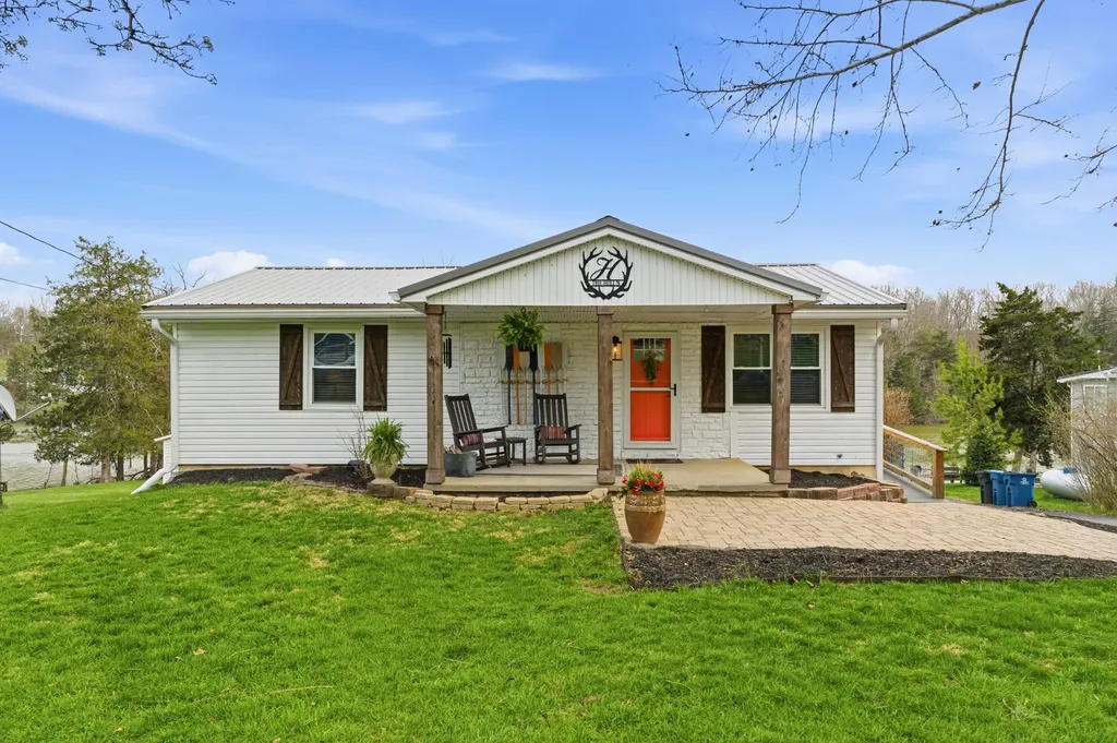 1337 Beaver Lake Road Lawrenceburg KY 40342