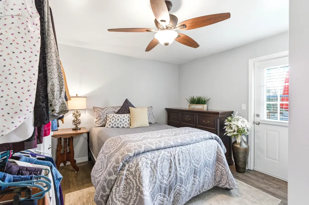 1337 Beaver Lake Road Lawrenceburg KY 40342
