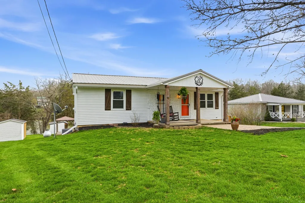 1337 Beaver Lake Road Lawrenceburg KY 40342