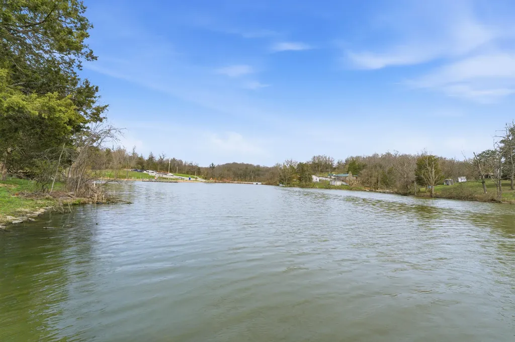 1337 Beaver Lake Road Lawrenceburg KY 40342