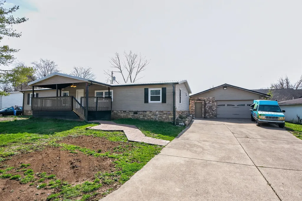 169 Lois Lane Nicholasville KY 40356