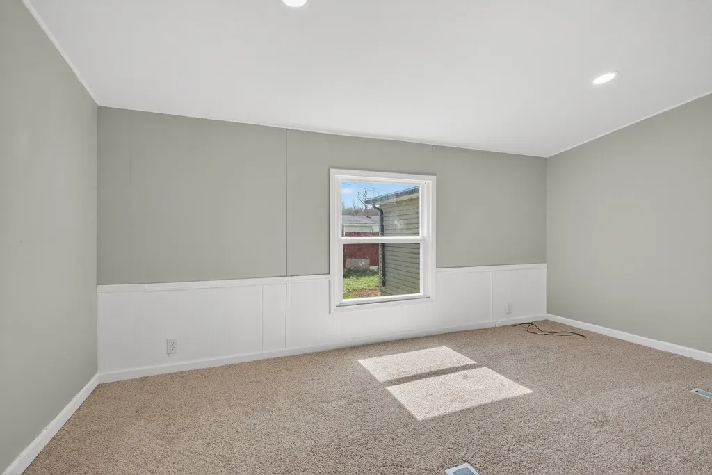 169 Lois Lane Nicholasville KY 40356