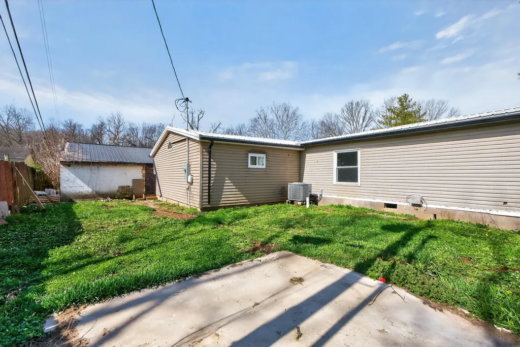 169 Lois Lane Nicholasville KY 40356