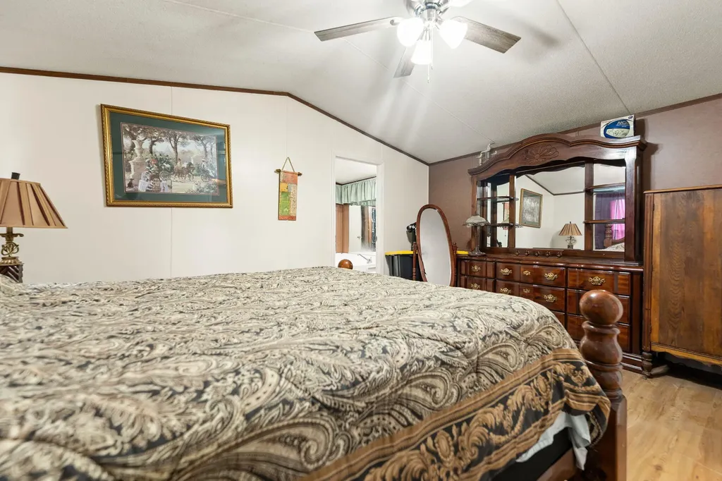 345 Bonnie Blue Lane Bronston KY 42518
