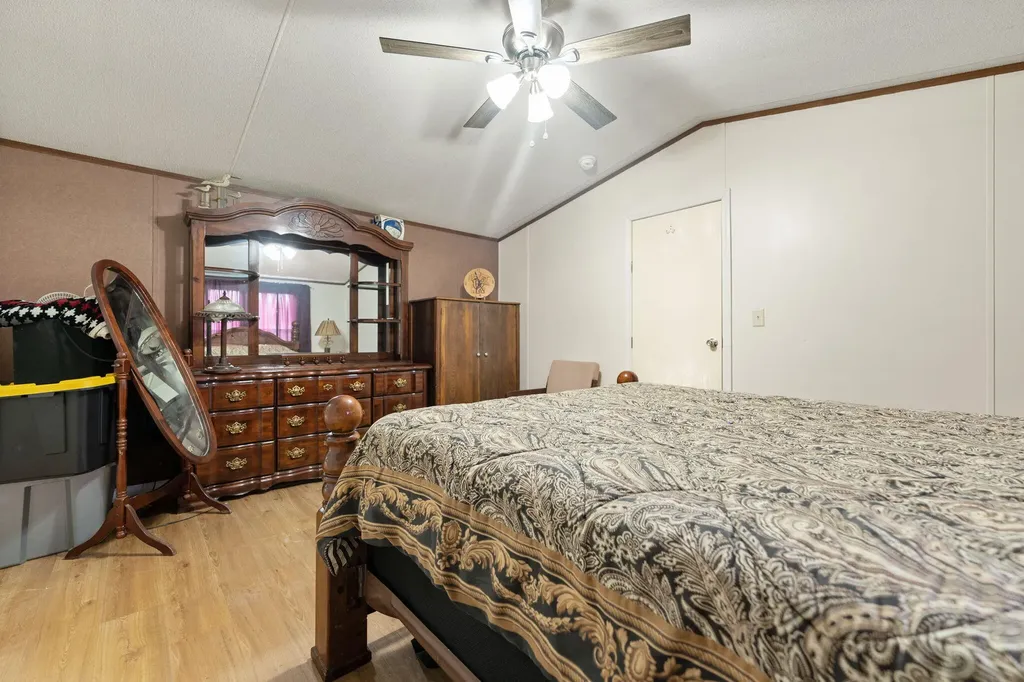 345 Bonnie Blue Lane Bronston KY 42518