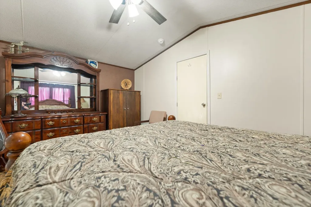 345 Bonnie Blue Lane Bronston KY 42518