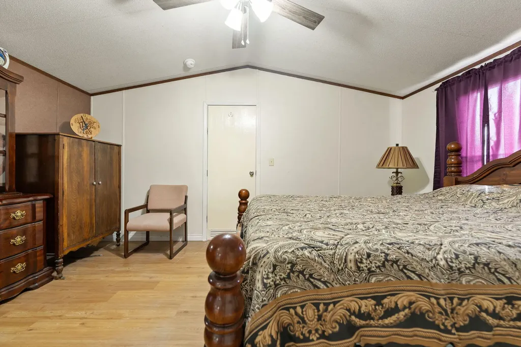 345 Bonnie Blue Lane Bronston KY 42518