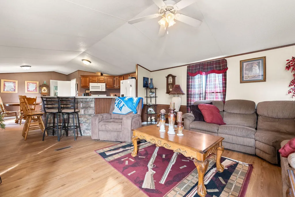 345 Bonnie Blue Lane Bronston KY 42518