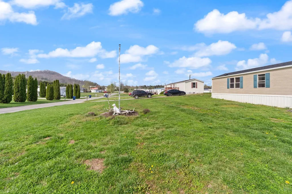 345 Bonnie Blue Lane Bronston KY 42518