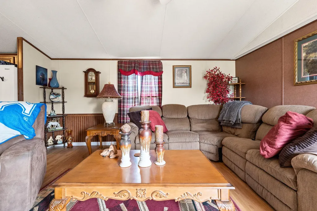 345 Bonnie Blue Lane Bronston KY 42518