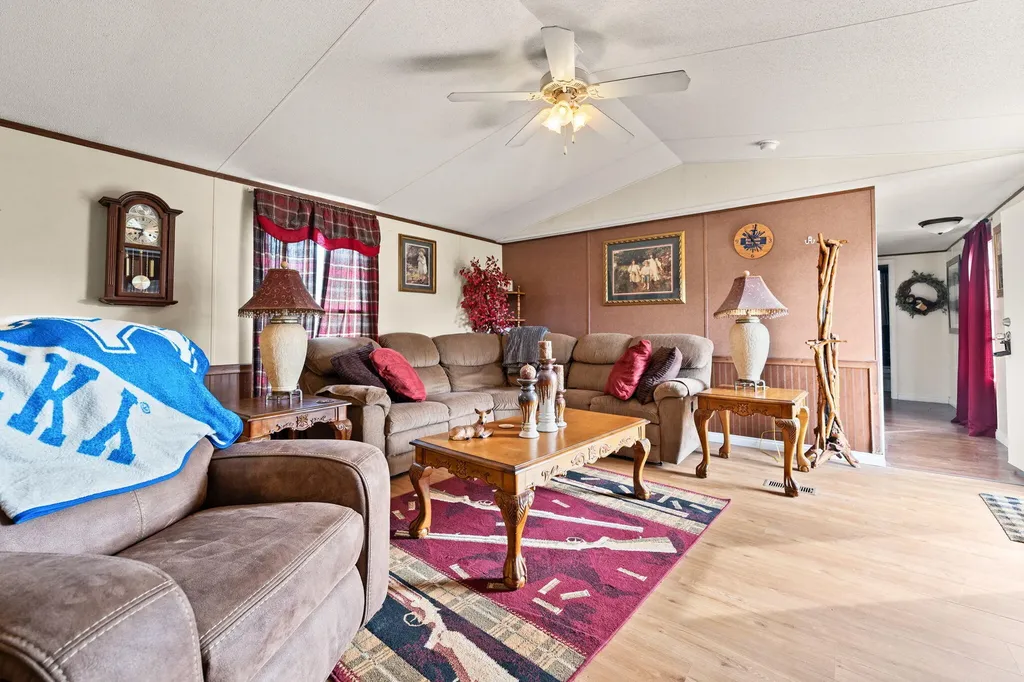345 Bonnie Blue Lane Bronston KY 42518