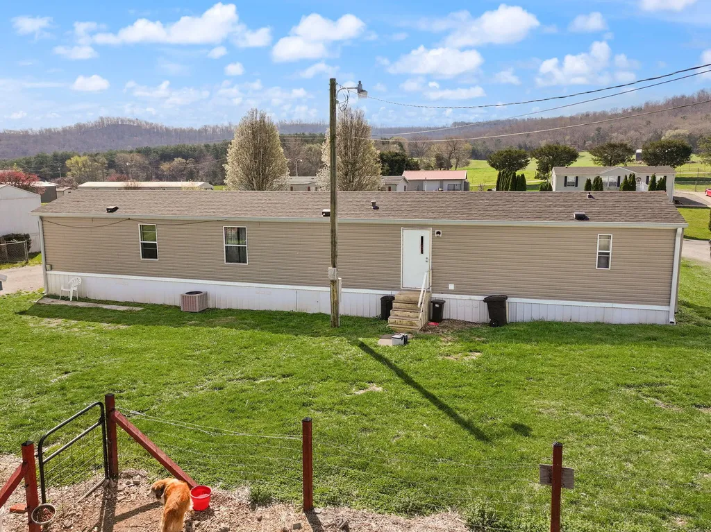 345 Bonnie Blue Lane Bronston KY 42518